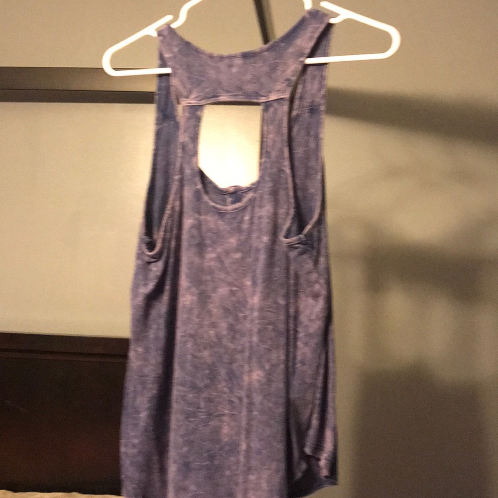 Keyhole back tank - Picture 2 of 2